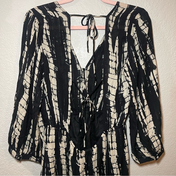 ba&sh Cream and Black Maxi Dress with Elegant Design - Picture 4 of 7